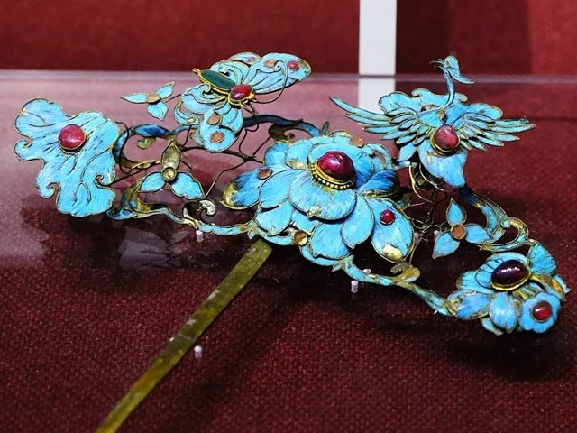 Chinese Dress Accessories：The Cruelty & Beauty of Tian-tsui