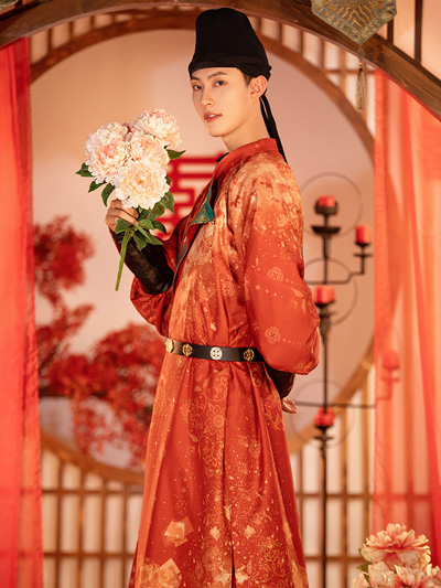 Spring into Romance: Recommended Hanfu Styles for Couples