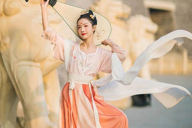 tang dynasty female hanfu clothing