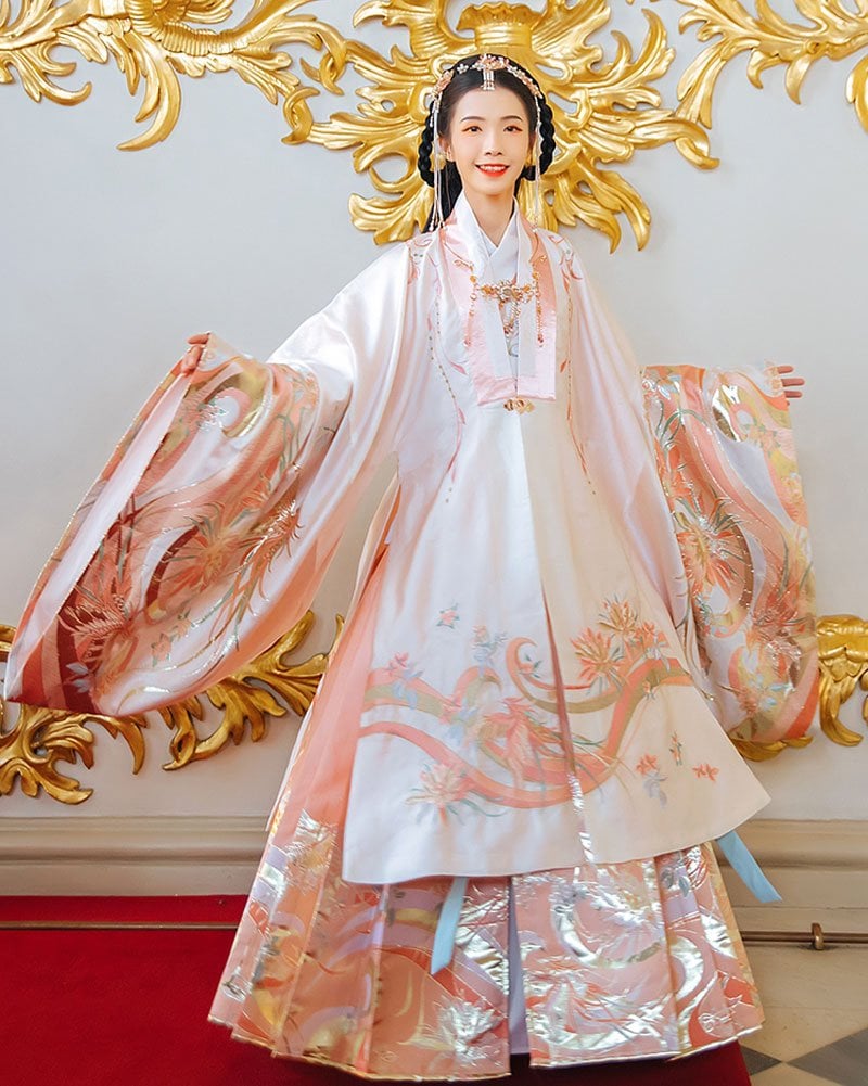 What's the Difference between "Cloak" and "Cape" in Hanfu？